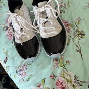 Near NEW Jordan Air Black and White Tennis Shoes